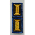Знак принадлежности к офицерскому званию оливковый желтый с голубым кантом на липучке 