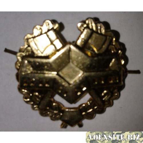 Эмблема петличная инженерные войска с венком золото металл